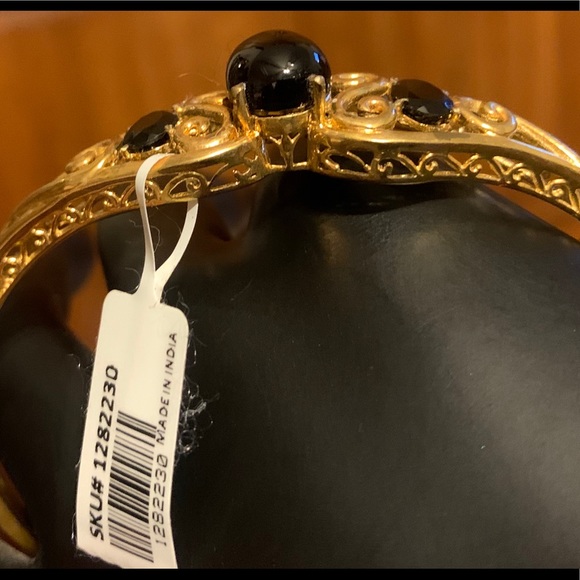 Thai black spinel oval 6.26 ct adjustable cuff - Picture 3 of 4